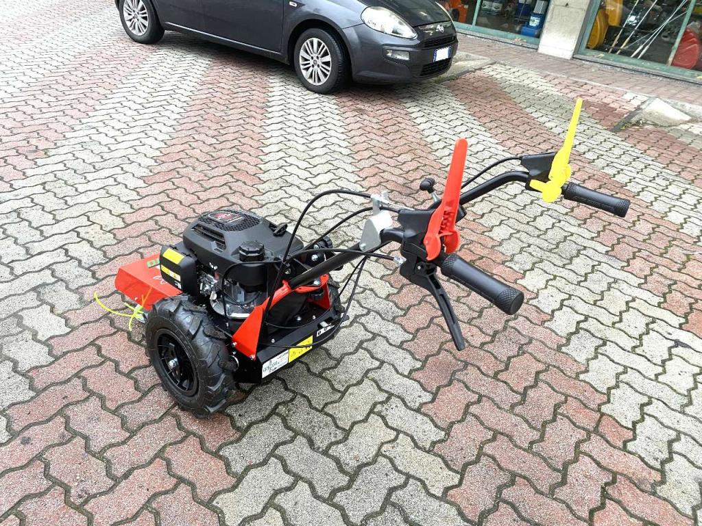 Tekna TR 70 HONDA - TESTINA 6 FILI - RUOTE MOTRICI PNEUMATICHE Foto 6
