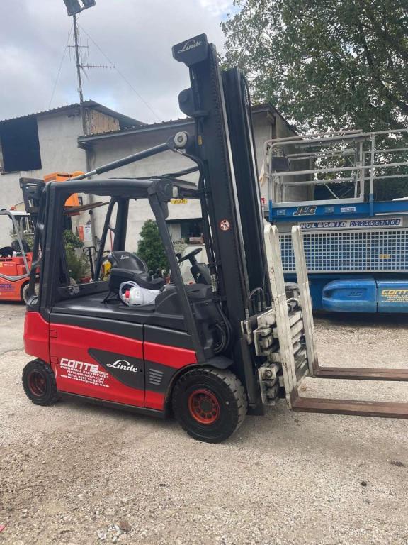Linde E30 Foto 1