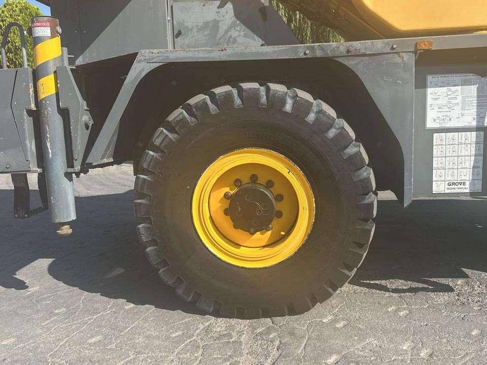 Grove RT530E-2 4X4X4 Foto 4