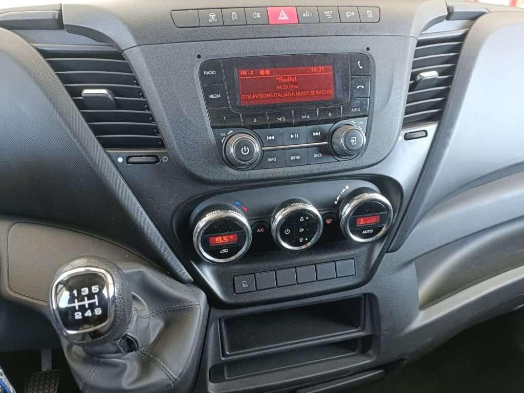 Iveco DAILY  35C16 FURGONE BOX 3.0 CC Foto 17