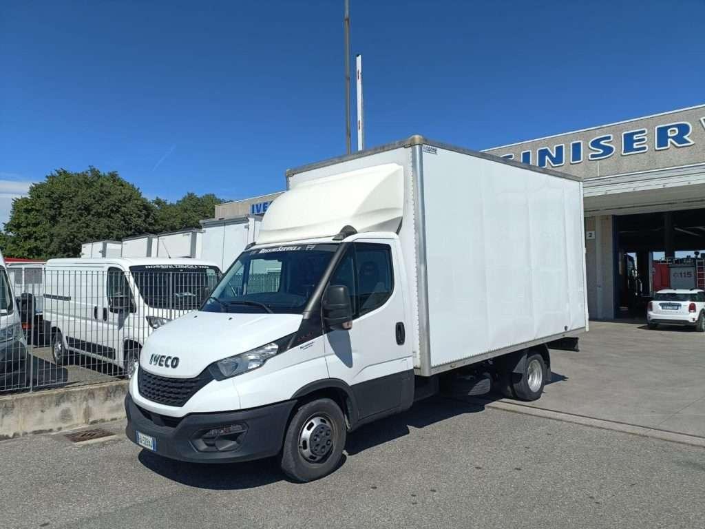 Iveco DAILY  35C16 FURGONE BOX 3.0 CC Foto 4