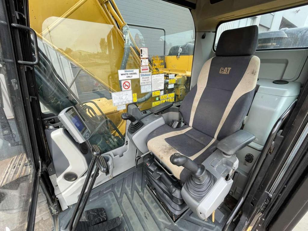 Caterpillar 320FL Foto 15