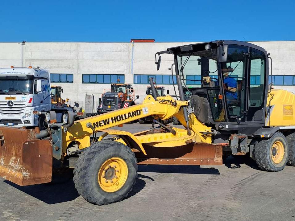 New Holland F106.7 Foto 1