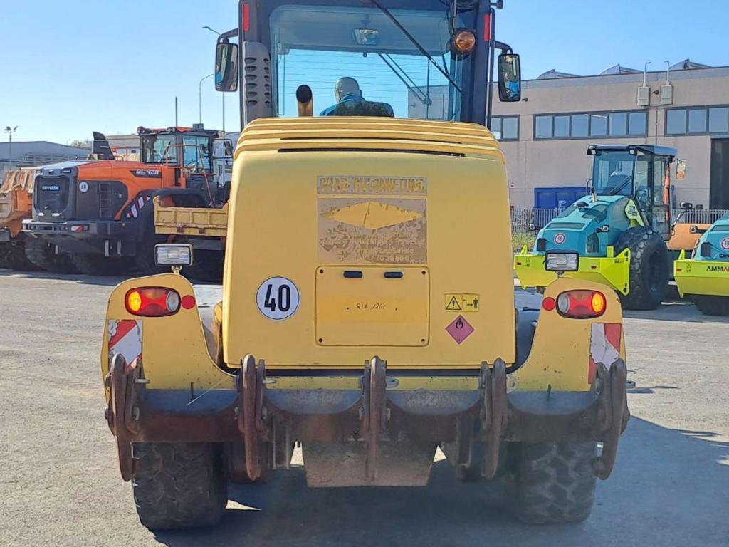 New Holland F106.7 Foto 4