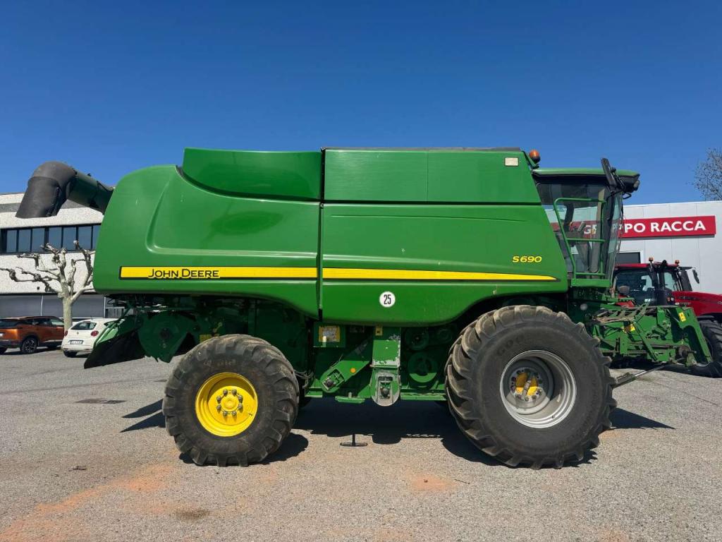 John Deere S690 Foto 4