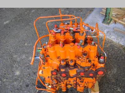 Distributore idraulico per Fiat Hitachi EX 235 in vendita da PRV Ricambi Srl
