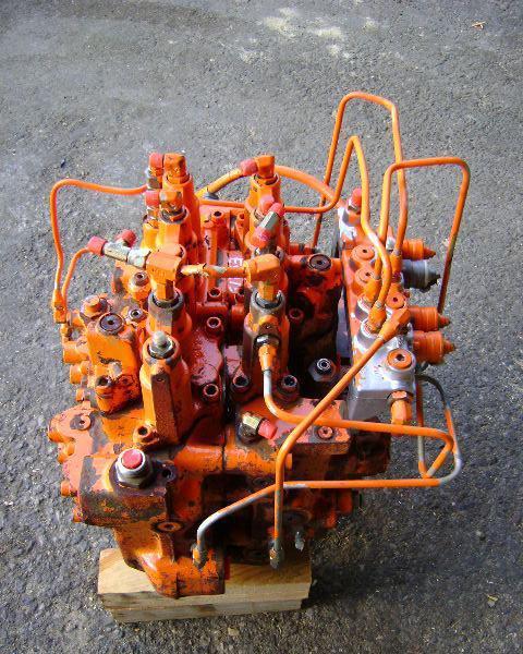 Distributore idraulico per Fiat Hitachi EX 235 Foto 2