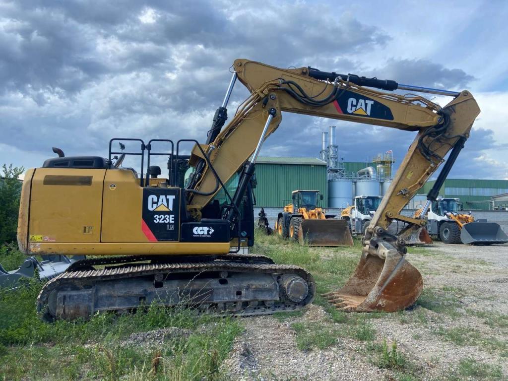 Caterpillar 323E LN Foto 1
