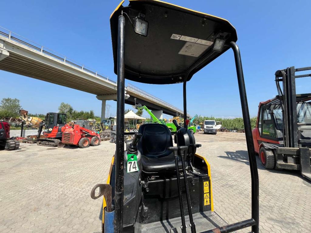 JCB 18Z-1 T3 Foto 7