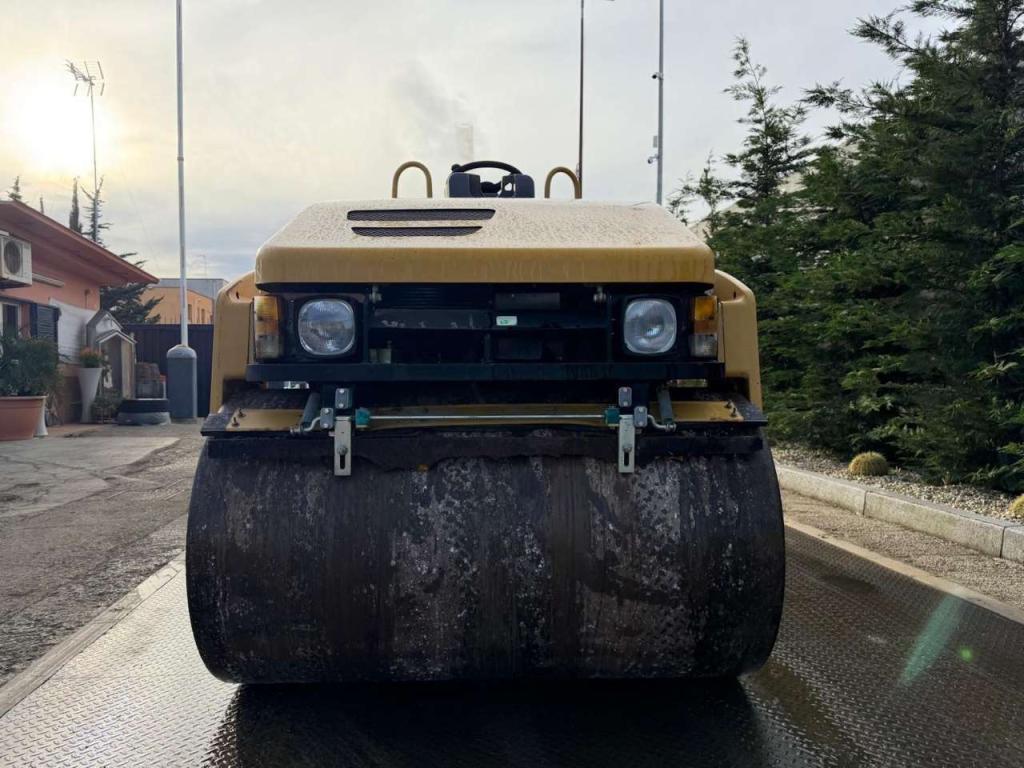 Caterpillar CB334E Foto 3