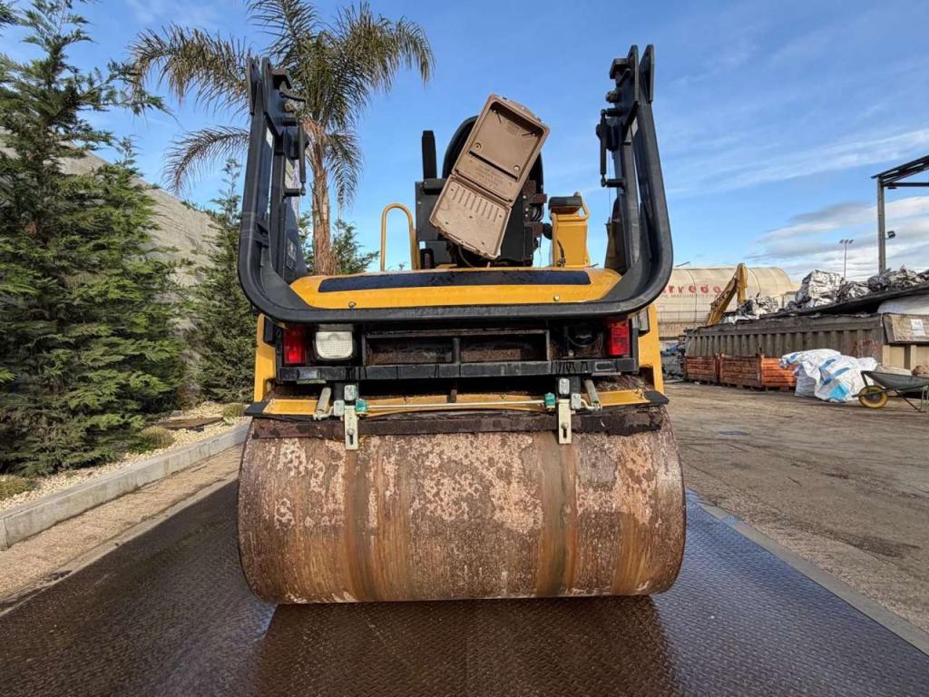Caterpillar CB334E Foto 4