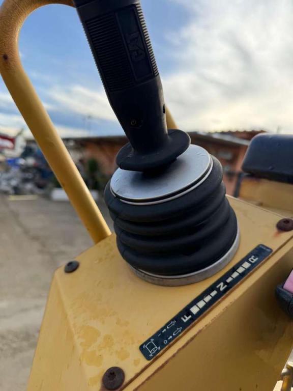 Caterpillar CB334E Foto 5