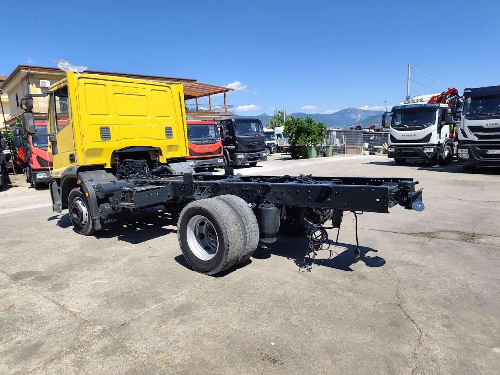 Iveco EUROCARGO 120E28P Foto 16