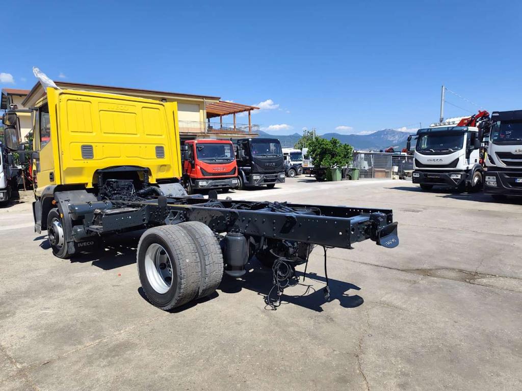 Iveco EUROCARGO 120E28P Foto 18