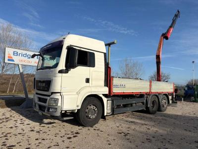 Man 26.480 con gru FASSI 3 assi in vendita da Bridge Export Srl