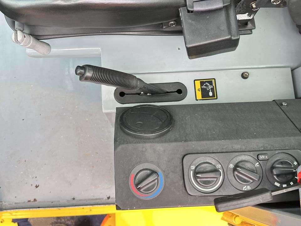 Hyundai 80D-7E Foto 17