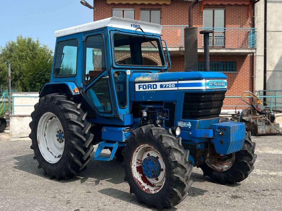 Ford 7700 4X4 Foto 11