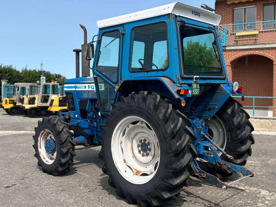 Ford 7700 4X4 Foto 3