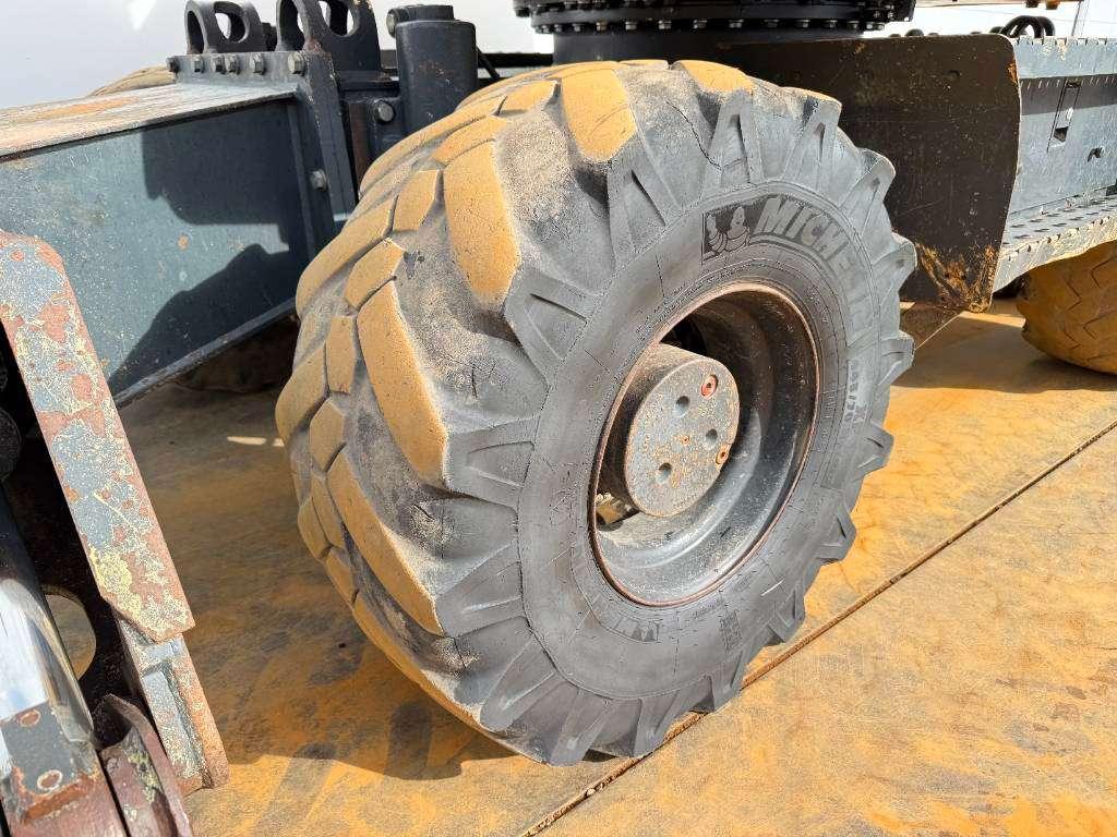 Komatsu PW160-8 - Triple Boom / Blade / Hammer Lines Foto 24