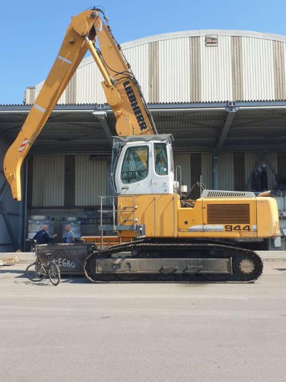 Liebherr R944C Foto 1