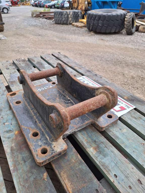 UNI40 for 5-7 ton excavators Attachment plate Foto 6