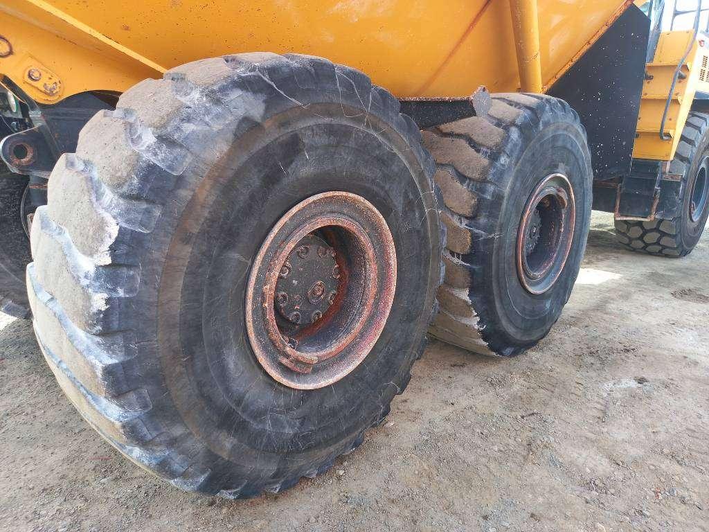 Komatsu HM400-3R (4 units available for sale in Abu Dhabi) Foto 12