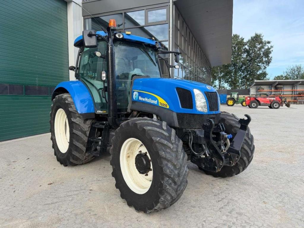 New Holland T6050 Foto 2