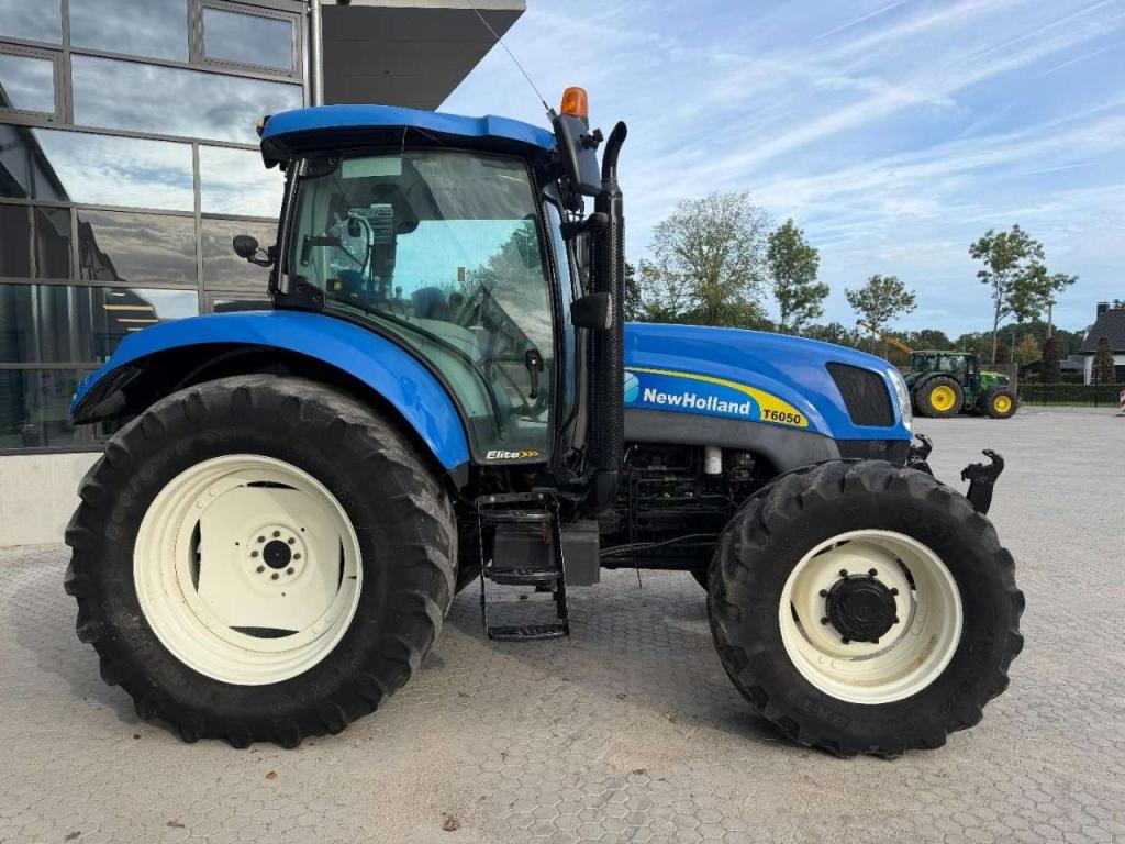New Holland T6050 Foto 4
