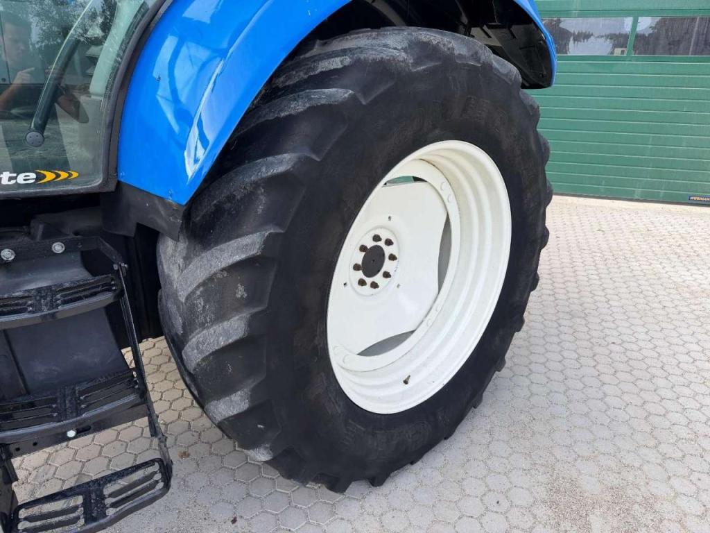 New Holland T6050 Foto 8