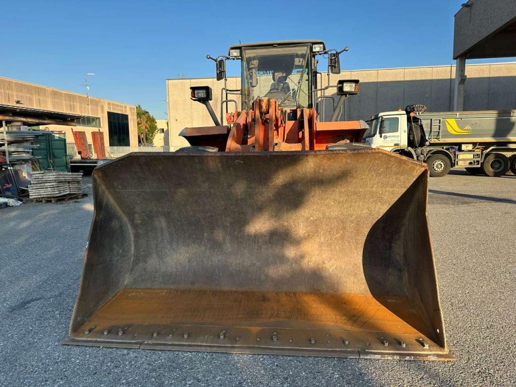 Hitachi ZW220 Foto 9