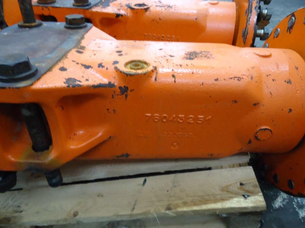Assale anteriore per Fiat Kobelco W270 Foto 16