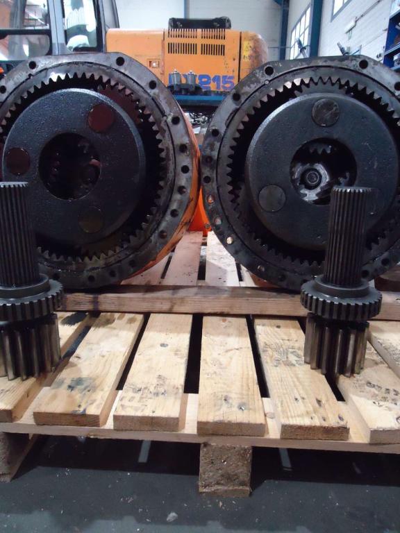 Assale anteriore per Fiat Kobelco W270 Foto 17