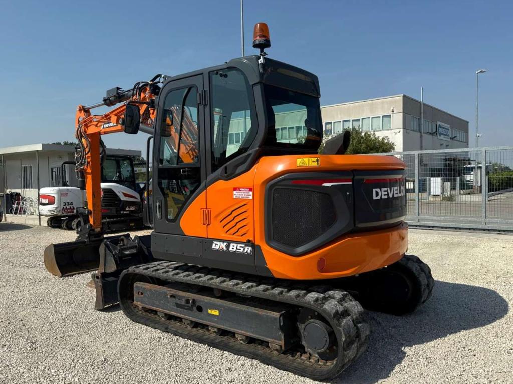 Develon DX85R-7 Foto 3
