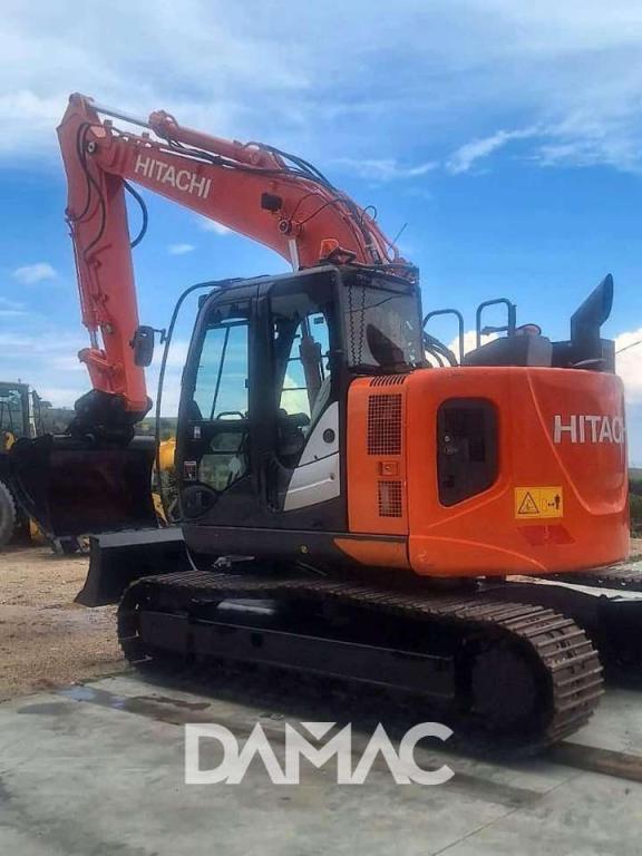 Hitachi ZX135US Foto 1