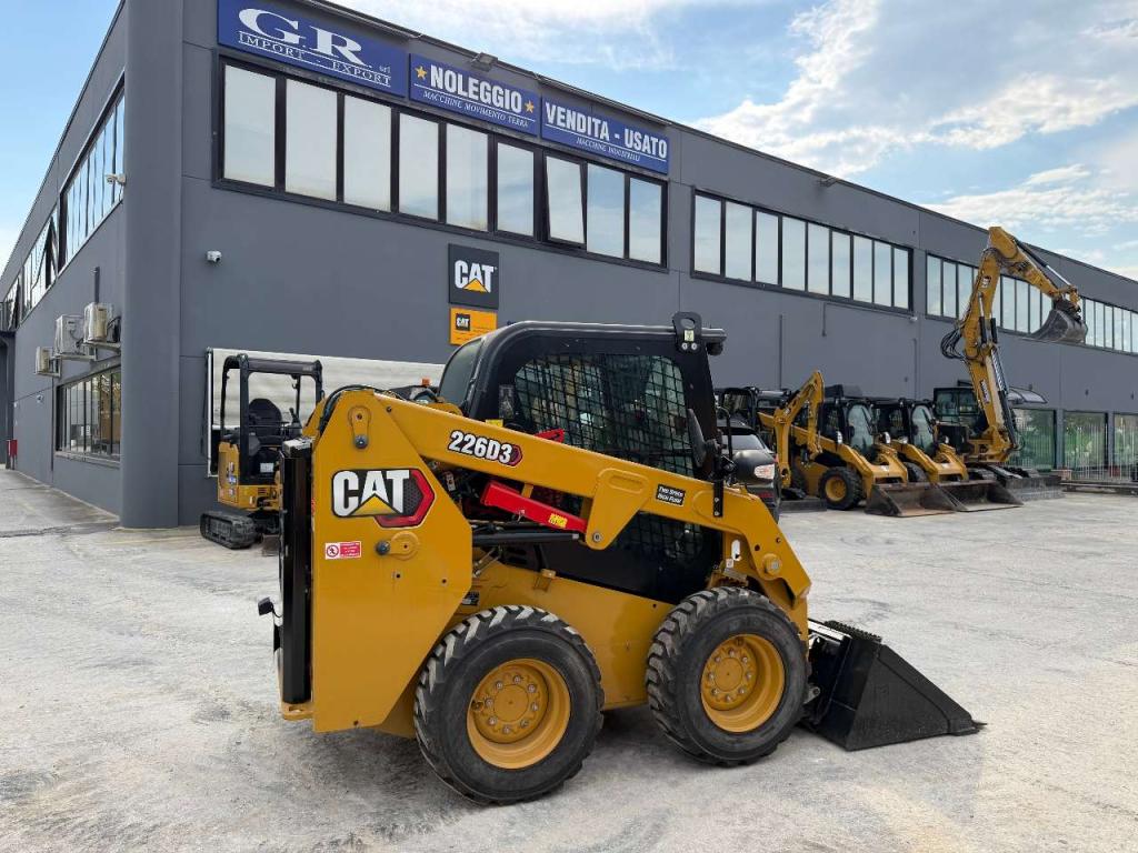 Caterpillar 226 D3 Foto 1