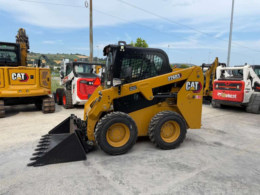 Caterpillar 226 D3 Foto 3