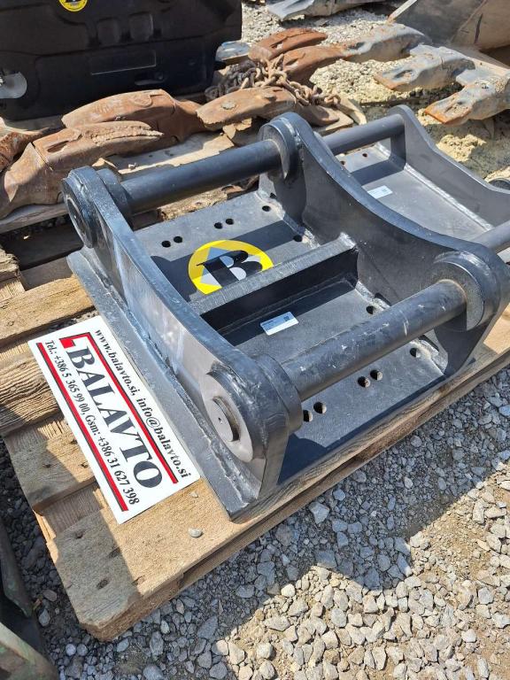 S60 for 12-18 ton excavators Attacco rapido meccanico Foto 10