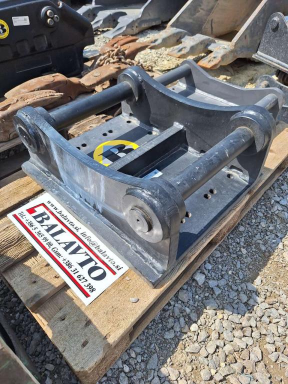 S60 for 12-18 ton excavators Attacco rapido meccanico Foto 2