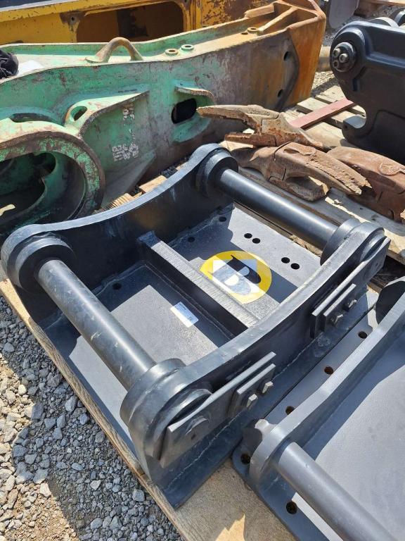 S60 for 12-18 ton excavators Attacco rapido meccanico Foto 4