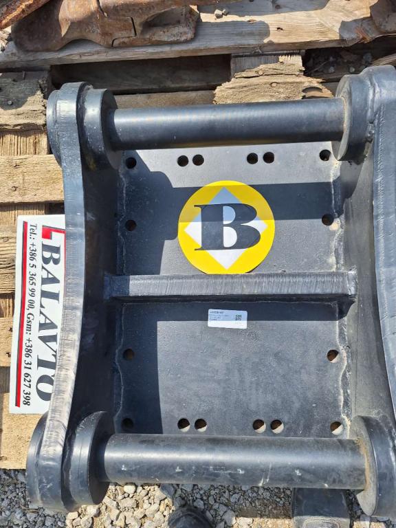 S60 for 12-18 ton excavators Attacco rapido meccanico Foto 5