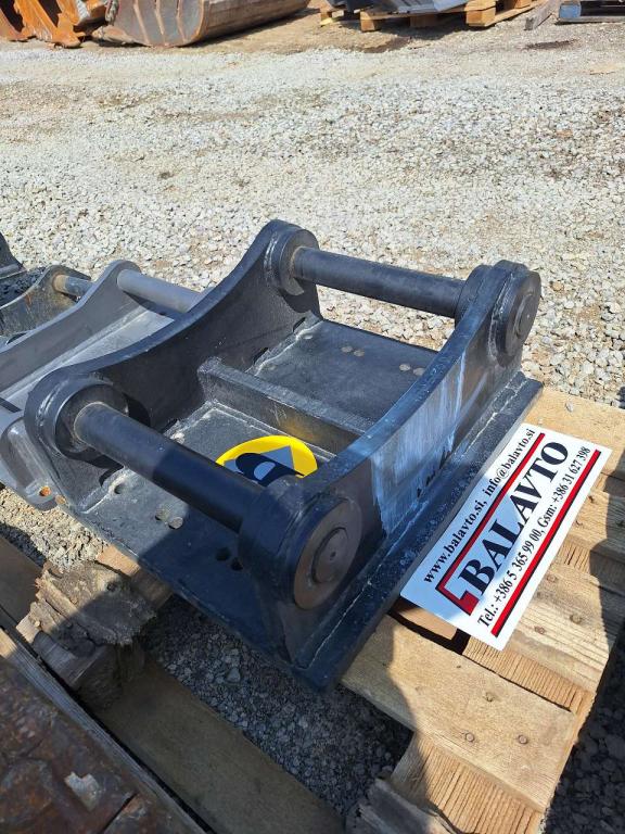 S60 for 12-18 ton excavators Attacco rapido meccanico Foto 8