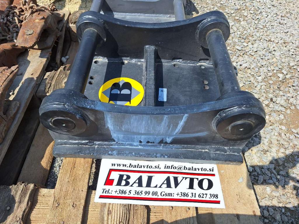 S60 for 12-18 ton excavators Attacco rapido meccanico Foto 9