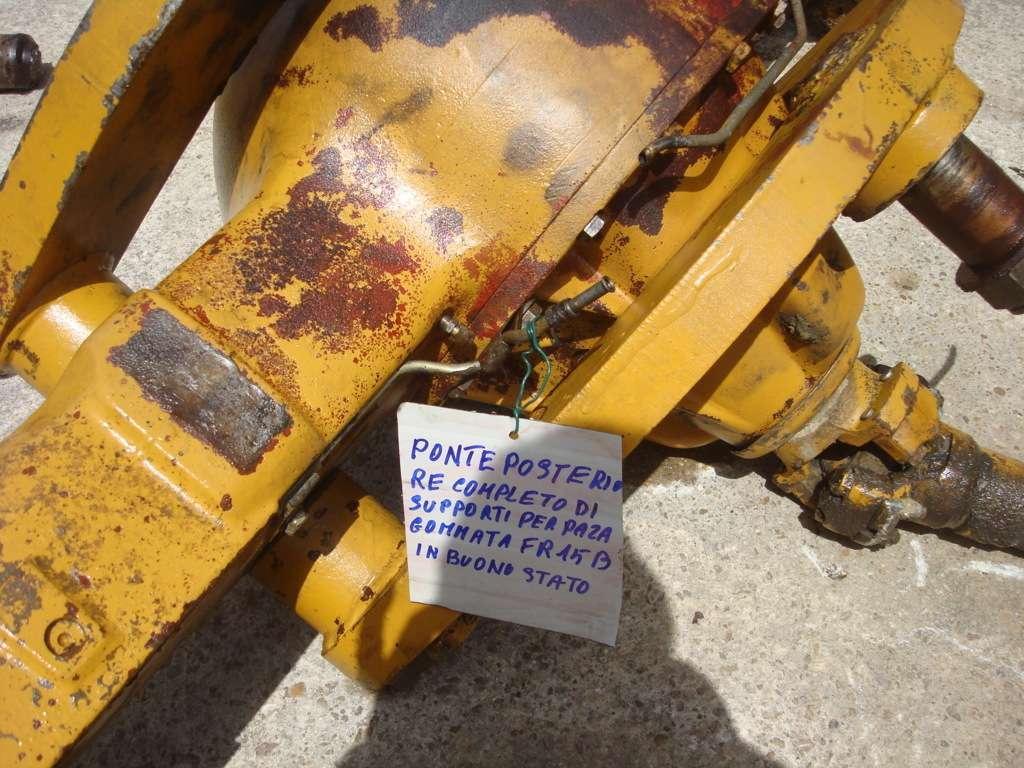 Assale posteriore per PALA GOMMATA FR15B Foto 3