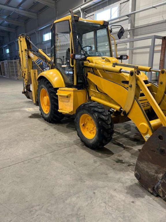Komatsu WB93R.2 Foto 2