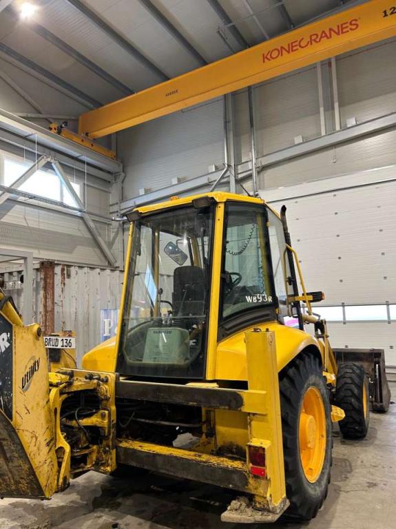 Komatsu WB93R.2 Foto 4