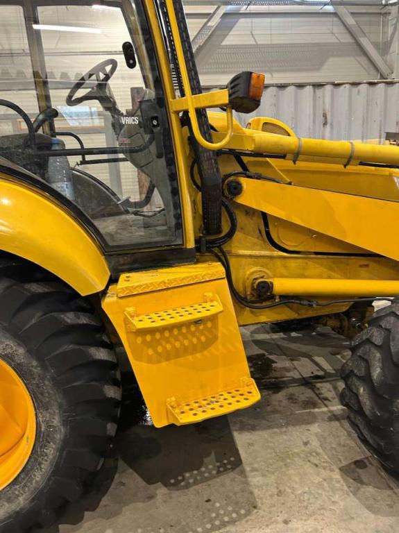 Komatsu WB93R.2 Foto 6