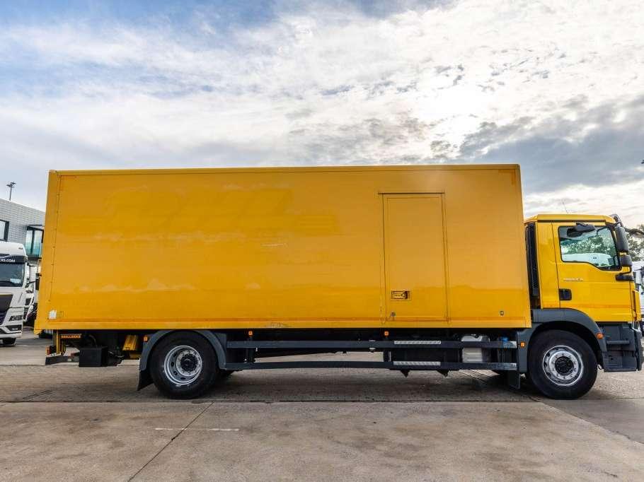 Man TGM 18.250 BL + DHOLLANDIA 2T. Foto 7