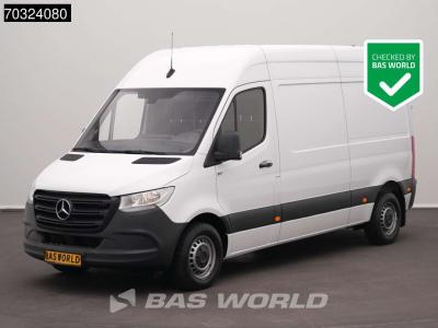 Mercedes-Benz Sprinter 315 CDI Automaat L2H2 150PK Airco Camera MBUX CarPlay Euro6 L2 A/C in vendita da BAS World B.V.