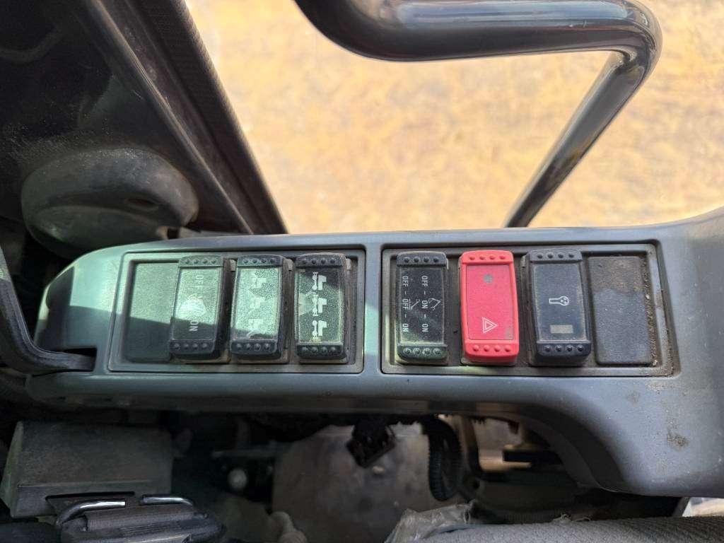 Hitachi ZX170W-5B - Blade / Triple Boom / Auto Greasing Foto 13