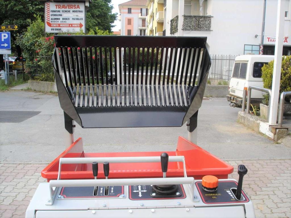Rotair RAMPICAR R100AE HONDA - BENNA GRIGLIATA MANUTENZIONE SPIAGGE SETACCIAMENTO SPIANAMENTO Foto 2